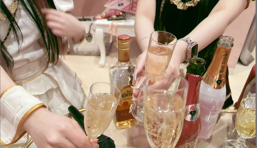 動画SNSから見えるコンカフェの楽しさ｜初めてでも雰囲気が分かる新しい入口